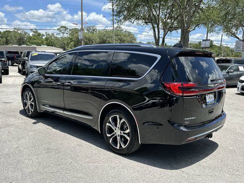 Certified 2024 Chrysler Pacifica Pinnacle w/ Trailer Tow Group AWD/4WD image 5