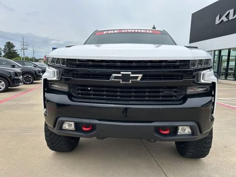 Used 2021 Chevrolet Silverado 1500 LT Trail Boss w/ Convenience Package II AWD/4WD image 2