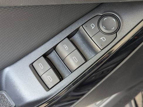 New 2026 Chevrolet Equinox LT w/ Convenience Package II image 17