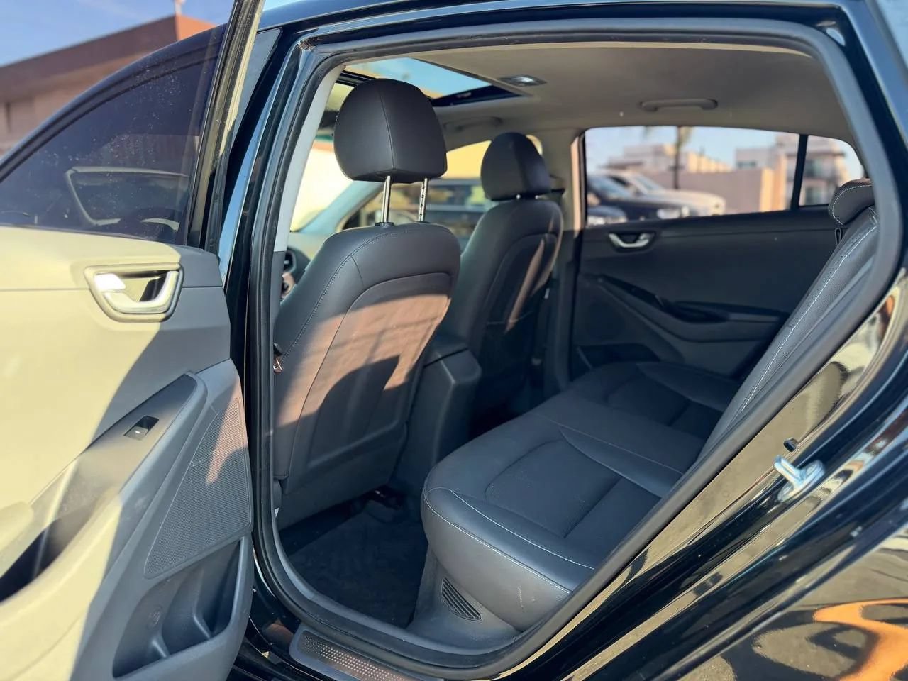Used 2018 Hyundai Ioniq Limited FWD image 24