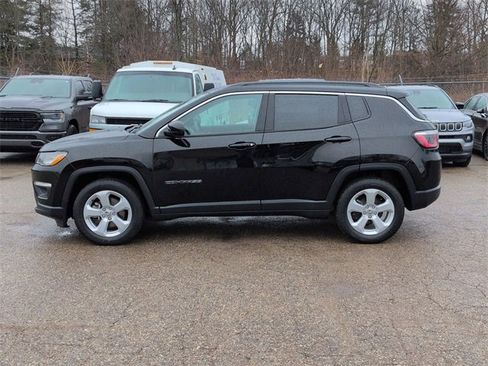 Certified 2019 Jeep Compass Latitude w/ Cold Weather Group image 2