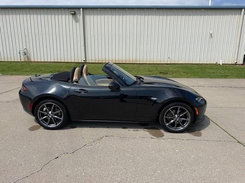 Used 2016 MAZDA MX-5 Miata Grand Touring image 8