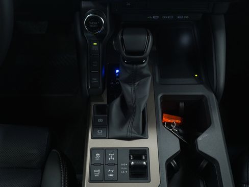 Used 2025 Toyota Land Cruiser w/ Premium Package image 18