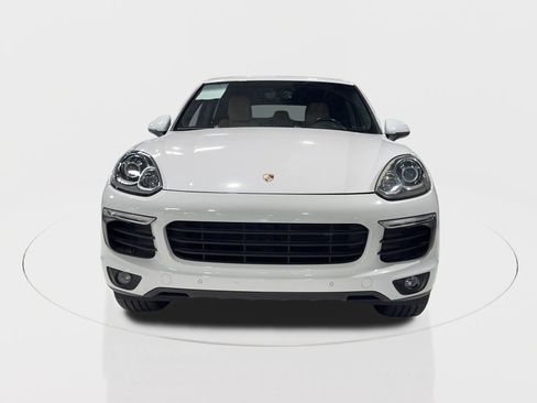 Used 2018 Porsche Cayenne w/ Premium Package image 4