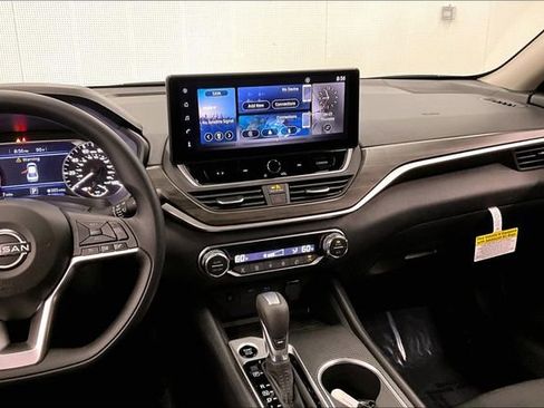 New 2026 Nissan Altima 2.5 SV FWD image 8