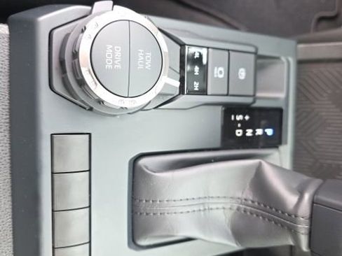 Used 2025 Toyota Tacoma TRD Sport image 24