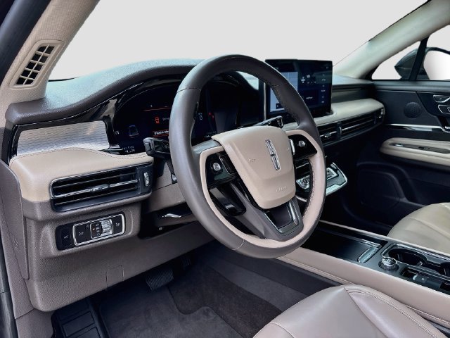 Used 2023 Lincoln Corsair FWD image 9