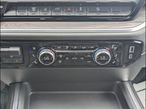 Used 2025 GMC Sierra 2500 SLT AWD/4WD image 28