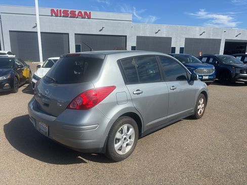 Used 2009 Nissan Versa Hatchback w/ Convenience Pkg FWD image 5