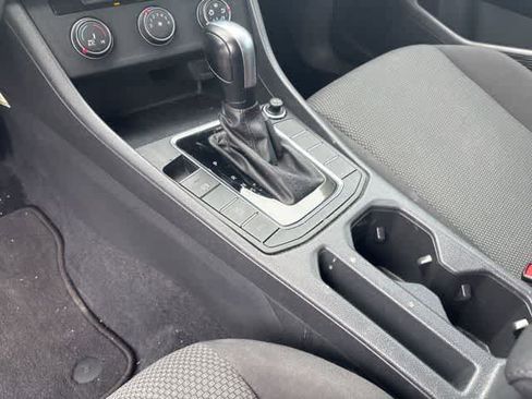 Used 2021 Volkswagen Jetta S image 17