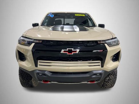 Used 2024 Chevrolet Colorado ZR2 w/ ZR2 Convenience Package III image 9