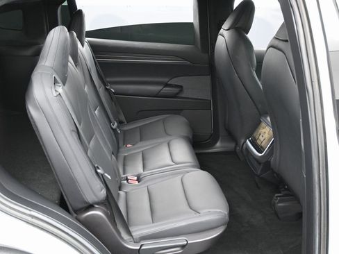 Used 2023 Tesla Model X image 30