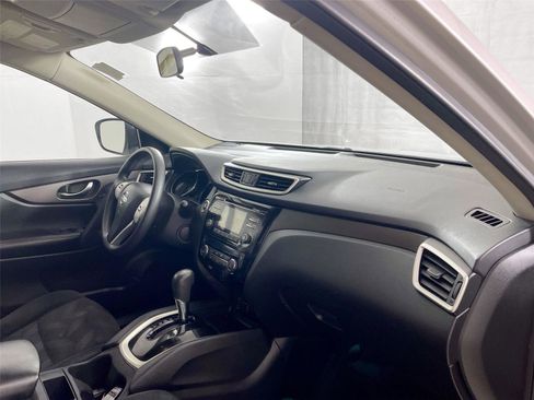 Used 2014 Nissan Rogue SV image 27