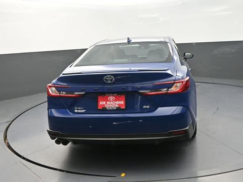 Used 2025 Toyota Camry SE image 13
