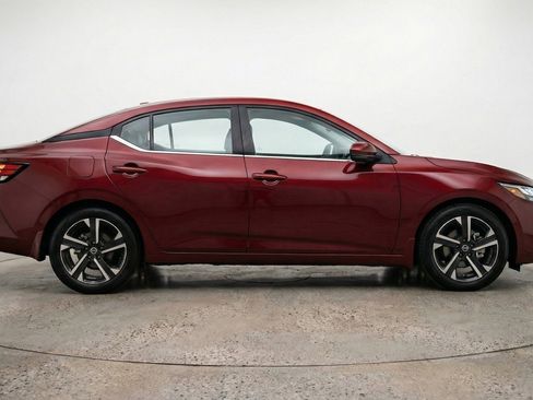 Used 2025 Nissan Sentra SV image 11