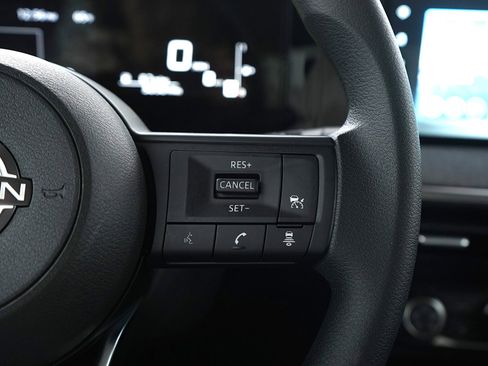 Used 2025 Nissan Kicks SV image 25