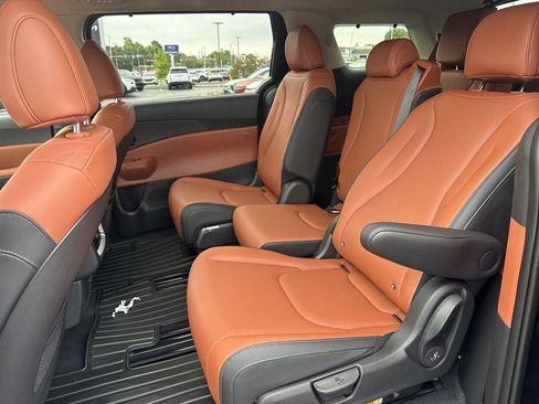 New 2026 Kia Carnival EX FWD image 28