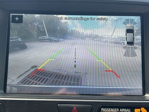 Used 2018 Ford Explorer XLT w/ Equipment Group 202A image 26