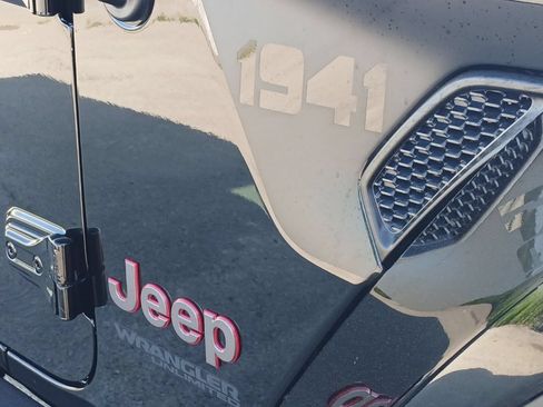 Used 2022 Jeep Wrangler Unlimited Rubicon w/ LED Lighting Group AWD/4WD image 30