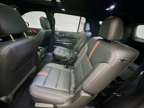 Used 2024 Chevrolet Traverse RS image 27