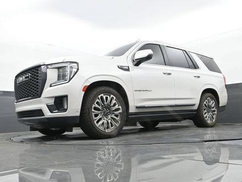 Used 2023 GMC Yukon Denali Ultimate AWD/4WD image 12