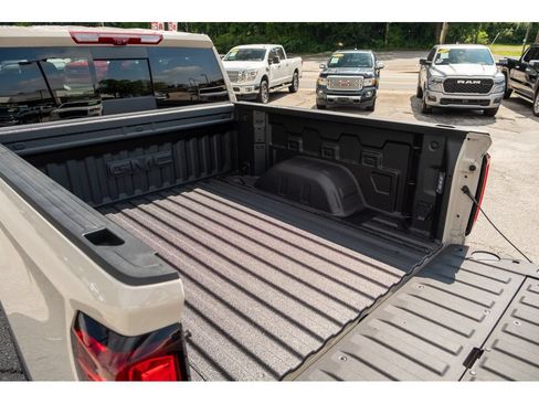 New 2026 GMC Sierra 1500 AT4 w/ AT4 Premium Package AWD/4WD image 35