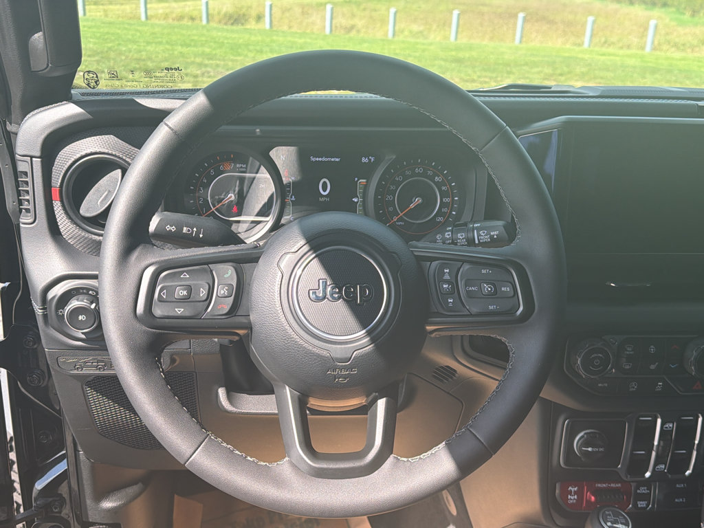 Used 2025 Jeep Wrangler Unlimited Rubicon AWD/4WD image 29
