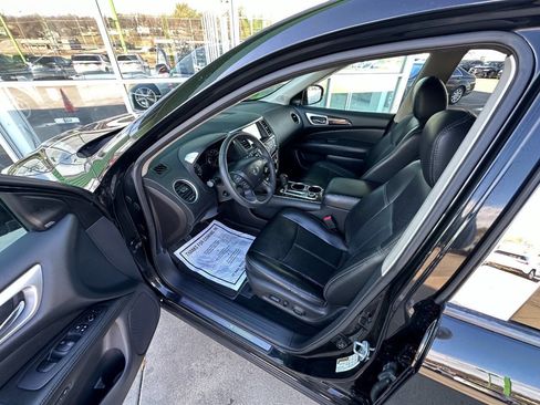 Used 2016 Nissan Pathfinder Platinum image 9