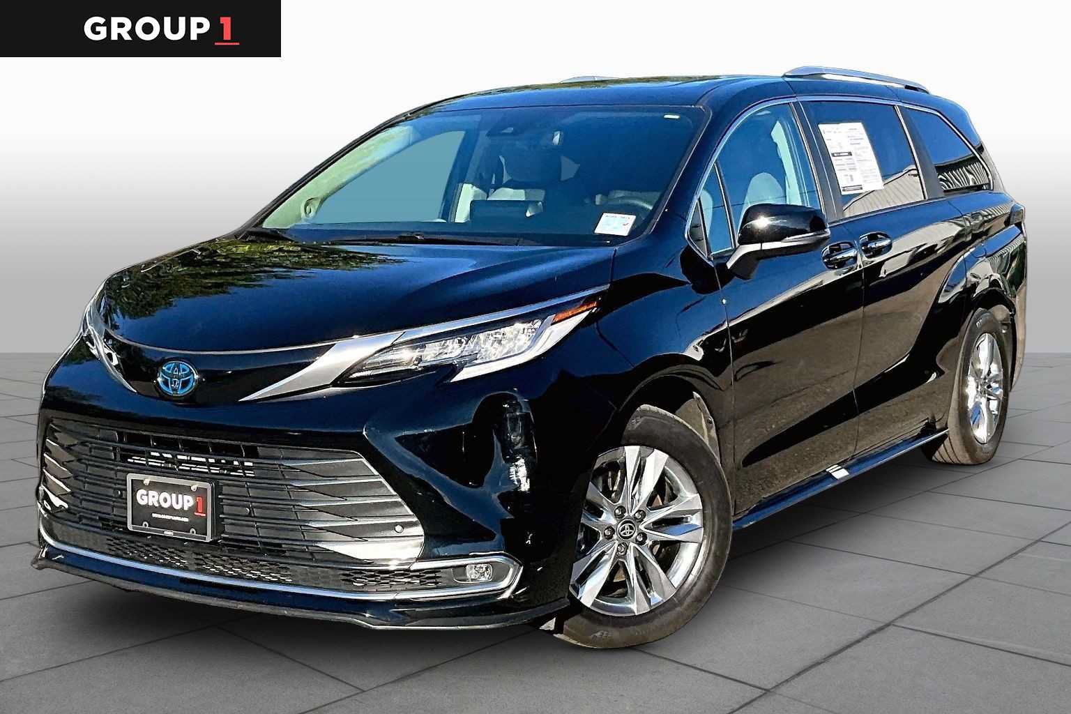 Used 2024 Toyota Sienna Limited AWD/4WD image 1