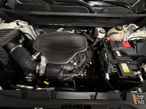 Used 2020 GMC Acadia SLT w/ Driver Alert Package II image 9