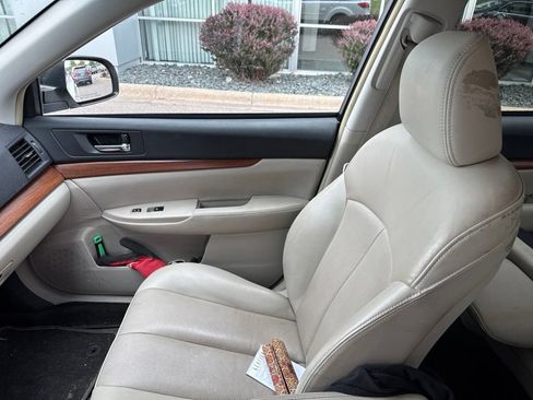 Used 2014 Subaru Outback 2.5i Limited AWD/4WD image 9