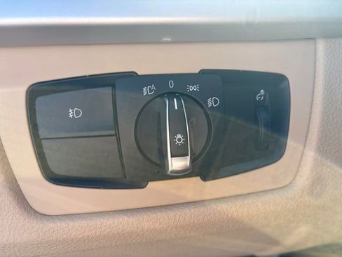 Used 2016 BMW 320i Sedan RWD image 40