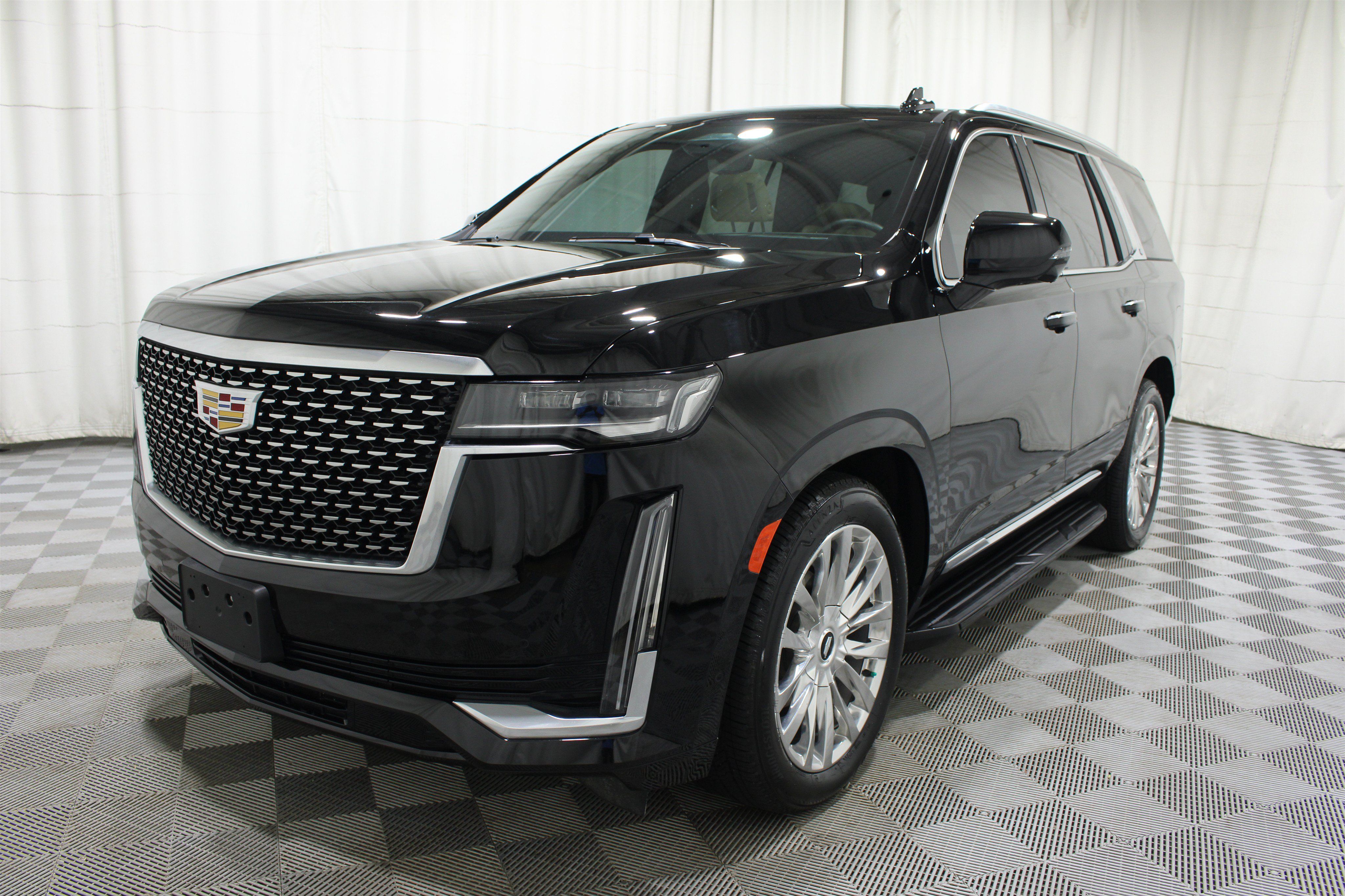 Used 2021 Cadillac Escalade Premium Luxury w/ Driver Assist Tech Package AWD/4WD image 38