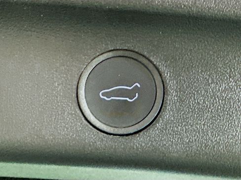 Used 2024 Tesla Model Y Long Range image 28