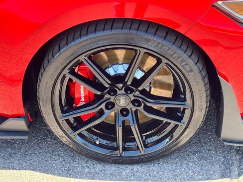 Used 2021 Ford Mustang Shelby GT500 w/ Technology Package RWD image 8