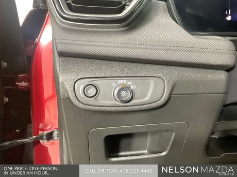 Used 2024 Chevrolet TrailBlazer LT w/ Driver Confidence Package FWD image 41