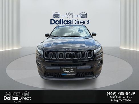 Used 2025 Jeep Compass Latitude w/ Altitude Special Edition AWD/4WD image 3