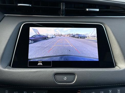 Used 2023 Cadillac XT4 Premium Luxury image 9