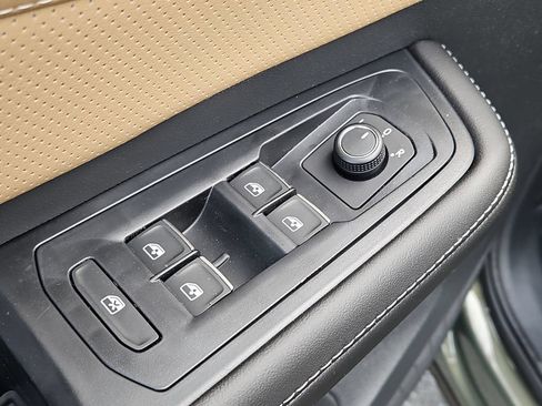 New 2026 Volkswagen Atlas Cross Sport SE AWD/4WD image 18