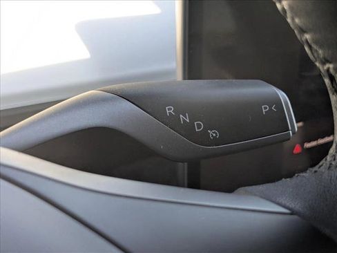 Used 2024 Tesla Model Y 2WD image 15