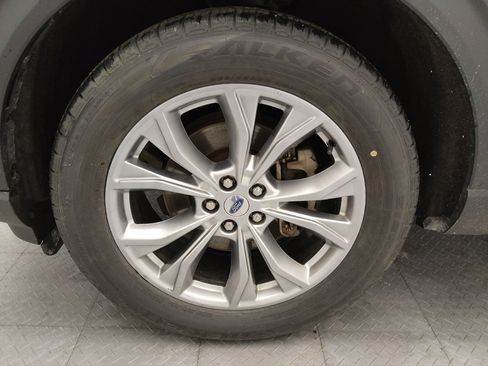 Used 2020 Ford Explorer XLT w/ Equipment Group 202A image 31