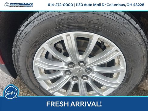 Used 2017 Cadillac XT5 FWD w/ LPO, Wheel Lock Package image 10