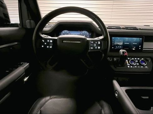 Certified 2024 Land Rover Defender 110 X-Dynamic SE AWD/4WD image 4