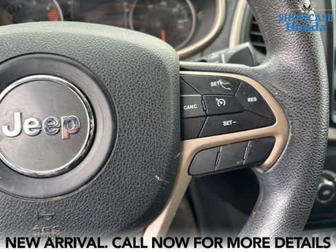 Used 2018 Jeep Cherokee Latitude image 11