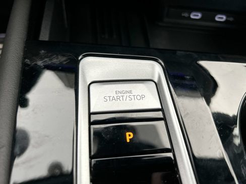 Certified 2025 Volkswagen Atlas Cross Sport SEL Premium R-Line AWD/4WD image 29