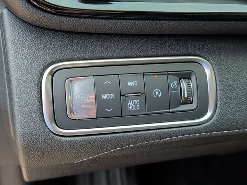 Used 2025 Buick Enclave Avenir w/ Super Cruise Package AWD/4WD image 14