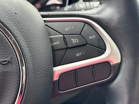 Used 2018 Jeep Compass Latitude w/ Popular Equipment Group AWD/4WD image 14