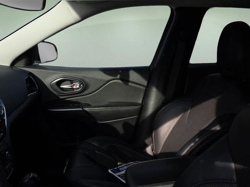 Used 2022 Jeep Cherokee Limited image 20