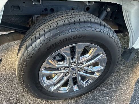 Used 2025 Ford F150 Lariat w/ Equipment Group 501A Mid image 15