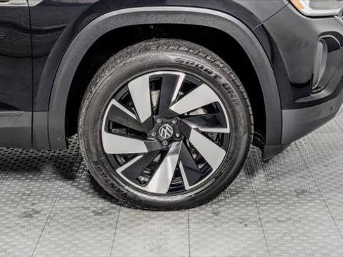 Used 2024 Volkswagen Atlas Cross Sport SE FWD image 32